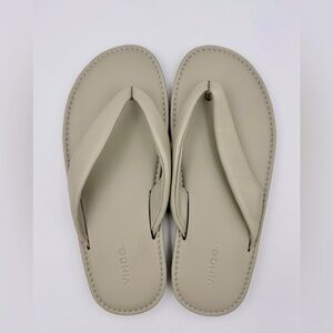 Vince Olexa-B EUC Sz 8 Light Grey